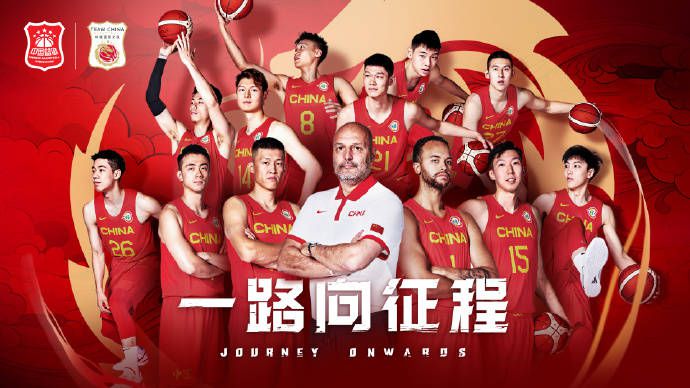 坐在海伦娜旁边的阿曼拉莫维奇，一脸笑意的说道：叶先生，婚约本身就是一份合约，可以选择履约，当然也可以选择不履约，如果双方当初定了违约条款，那不履约的一方就得按照条款赔偿，如果没定违约条款的话，就更是自由决定了。